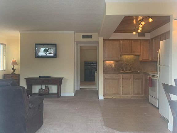 2nd image of 1815 Fairview Villas Dr APT 1