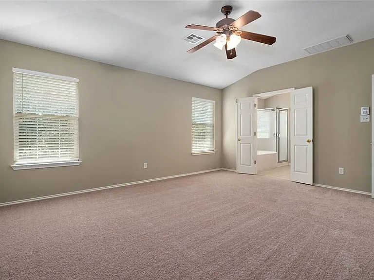 2633 Bolton St — Photo 11