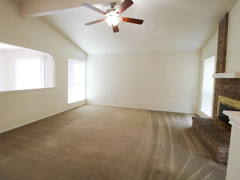 6214 Ridge Glade St — Photo 2