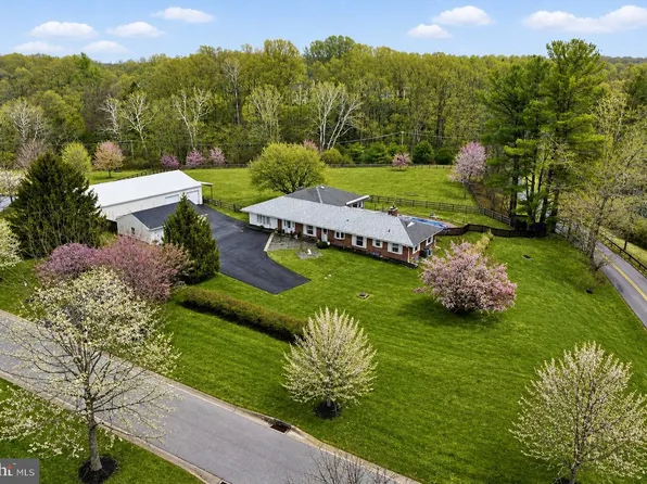 875 Locust Grove Rd, West Chester, PA 19382