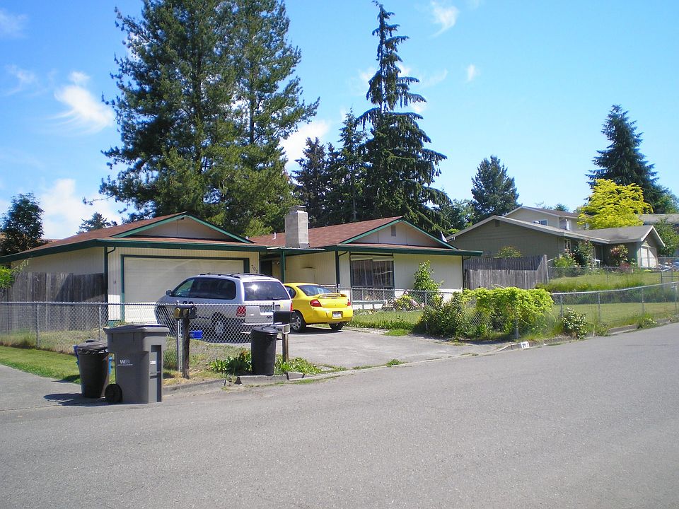 2nd image of 702 NE Normandy Dr