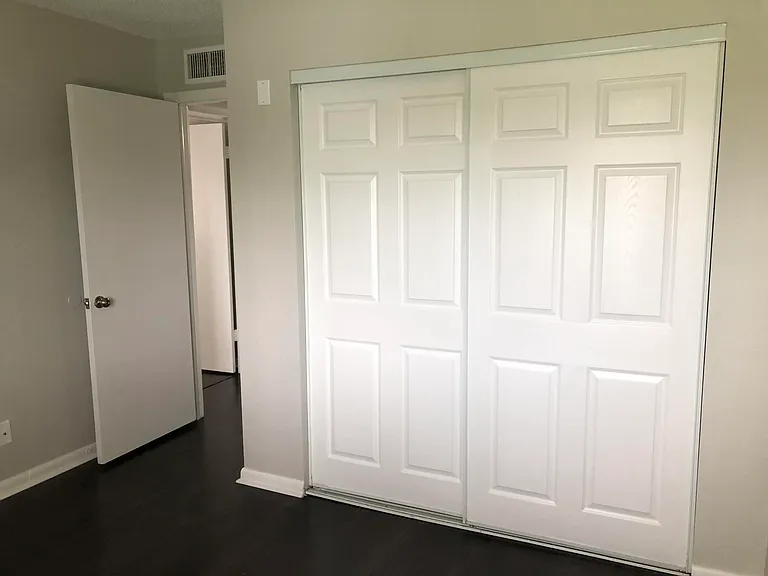 2241 White Pine Cir #B — Photo 10