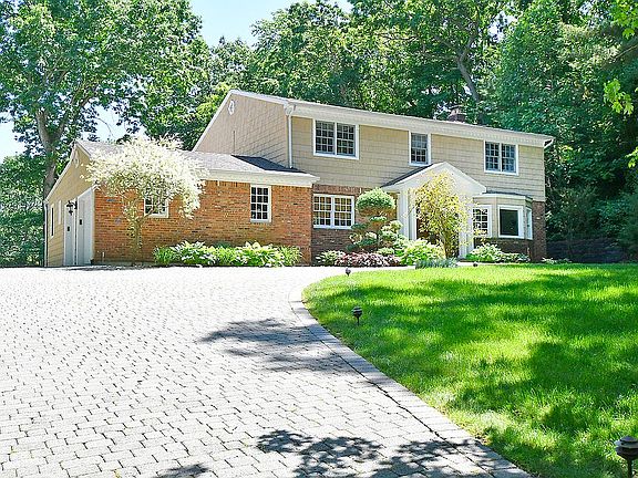 4th image of 4 Greenbriar Ln
