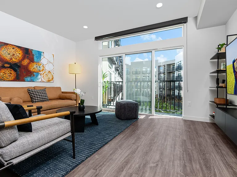 Eastline Grand — Photo 11