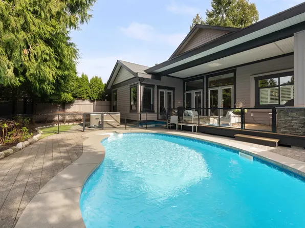 2045 Ocean Forest Dr, Surrey, BC V4A 6P1