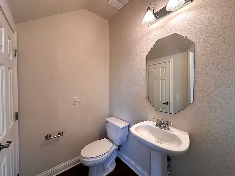 Delmar Ave 506 — Photo 7