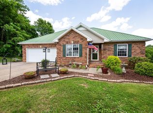 657 Mutton Hollow Hill Rd, Bethpage, TN 37022