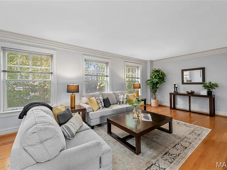 5510 Waterman Blvd #202 — Photo 9