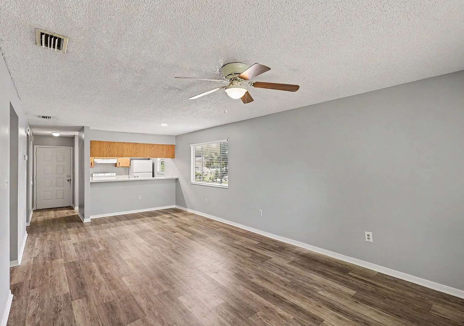 2280-2286 Fox Hollow Dr. — Photo 2
