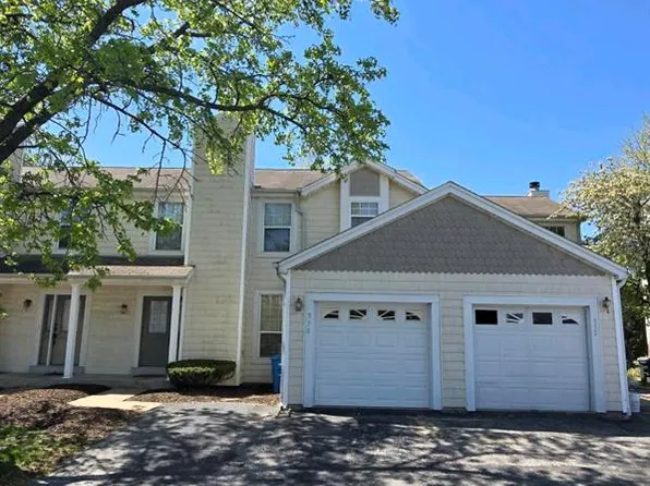 352 Sturbridge Village Dr, Hazelwood, MO 63042