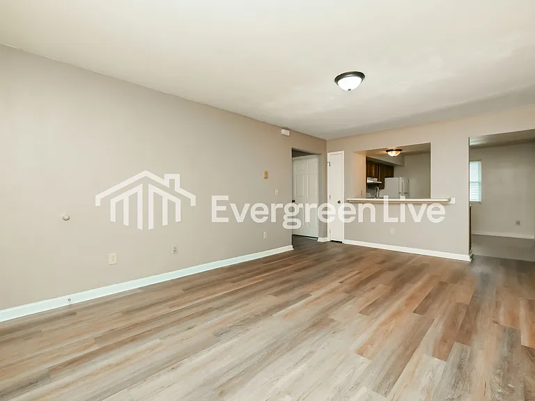 217 Euclid Ave — Photo 4