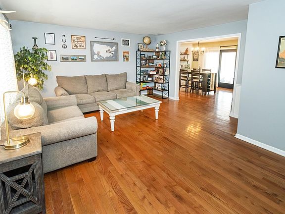 3rd image of 8411 Kifer Dr