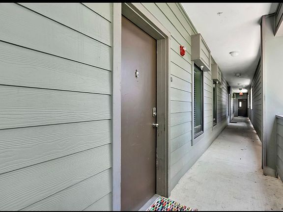 2nd image of 304 E 30th St #B62156eb0