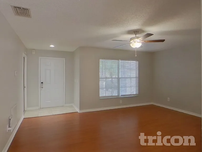 914 Cape Cod Cir — Photo 5