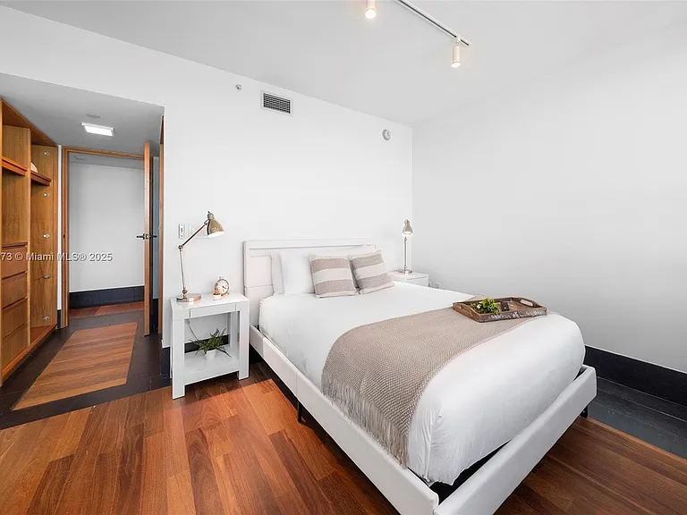 101 20th St #3803 — Photo 36