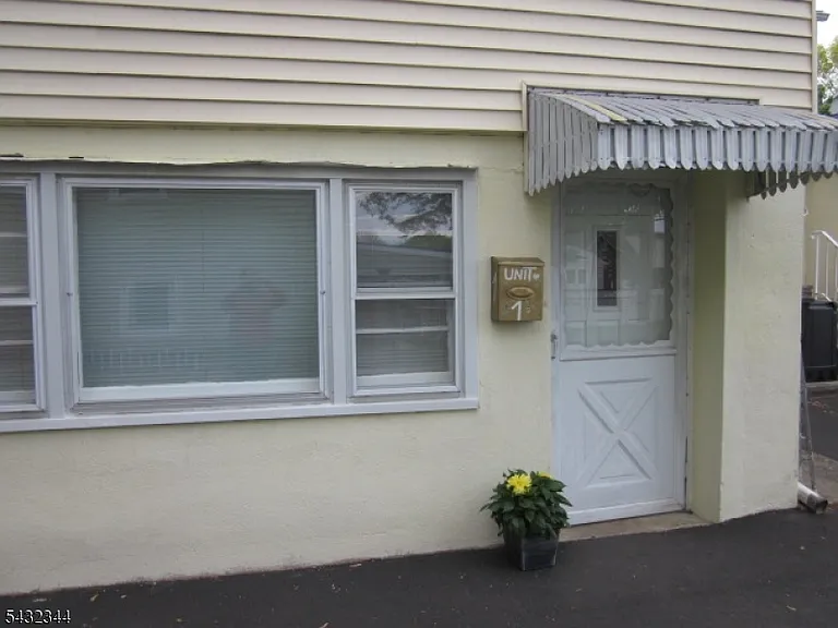 16 Shunpike Rd — Photo 2
