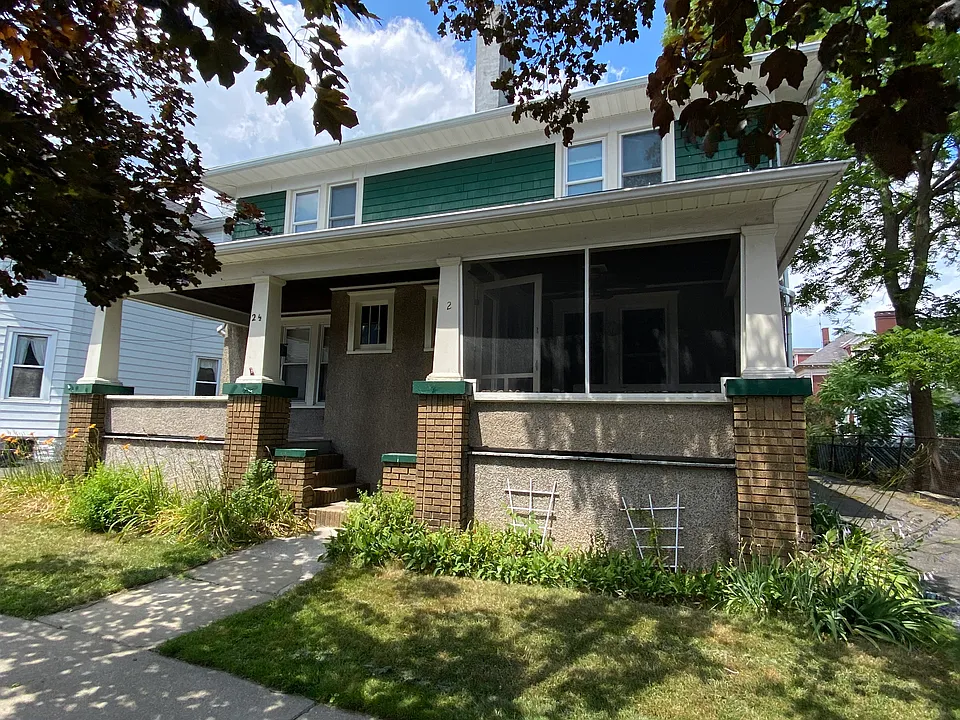 2 Ayres St #1
