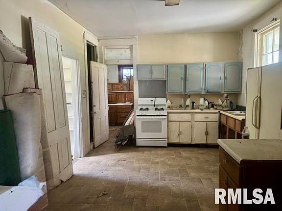 3rd image of 337 Chestnut St