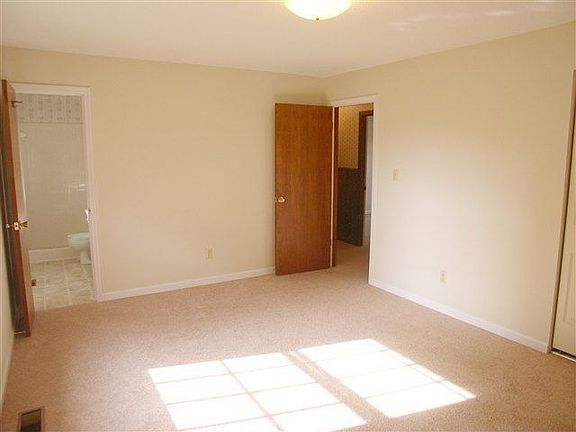 5th image of 5138 Creek Bend Cir NW
