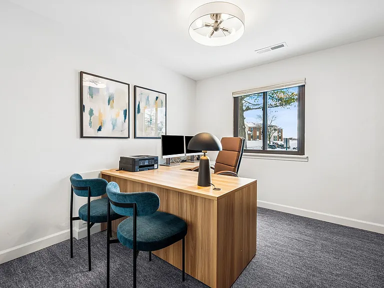 Manager Space - Leasing Office