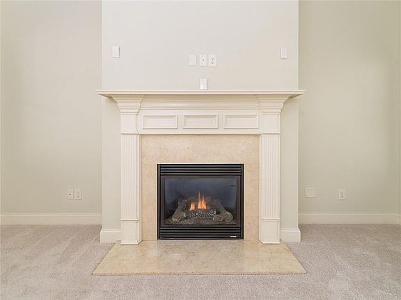 4th image of 225 Highland Village Ln