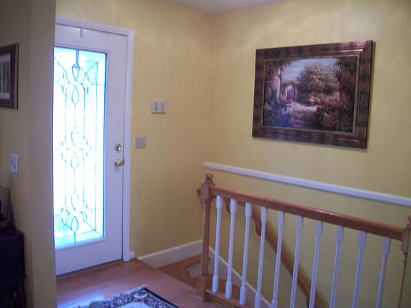 4th image of 103 Valley View Dr