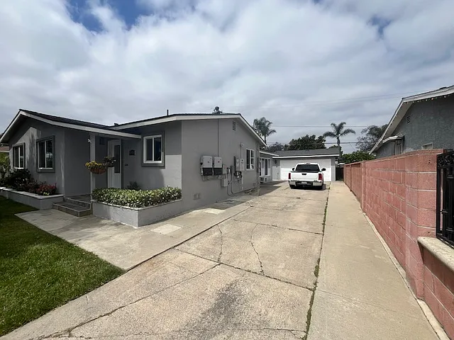1346 S Joane Way — Photo 8