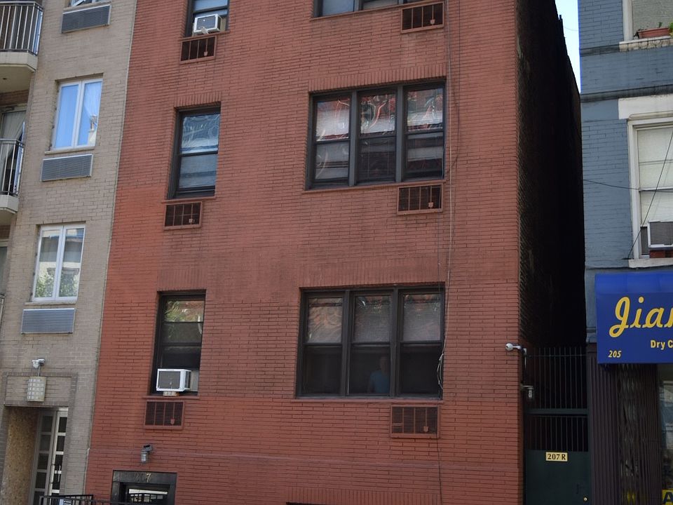 Front view of property