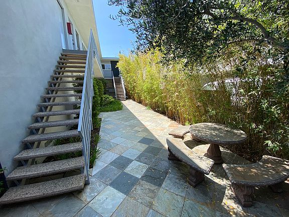 3rd image of 10876 Palms Blvd APT 6