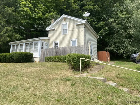 177 Clinton St, Cowlesville, NY 14037