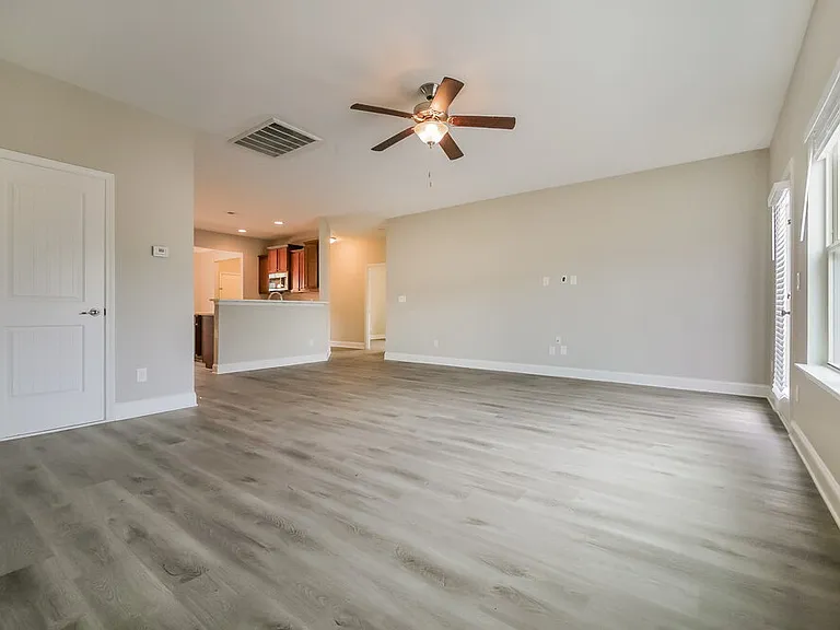 231 Galway Ln — Photo 4