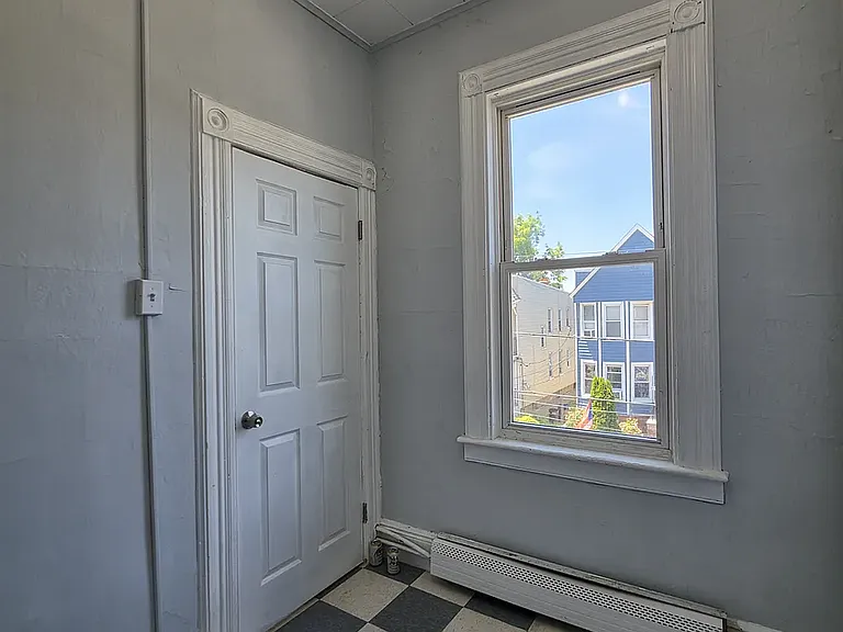 96 Brown Pl #A — Photo 23