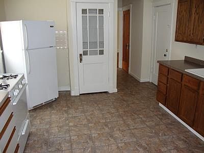 3rd image of 3001 Iowa Ave