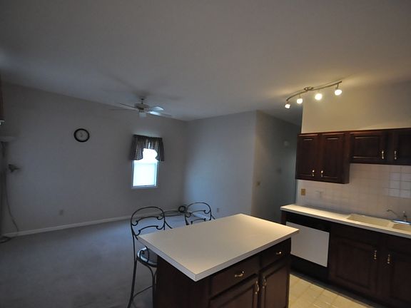 3rd image of 260 Campbell Blvd