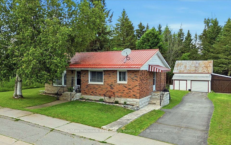 1st image of 68 Queen St