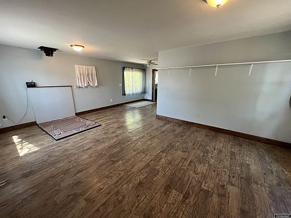 3rd image of 820 E Park Ave