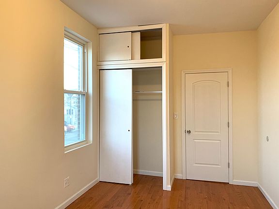 3rd image of 11052 Sutphin Blvd