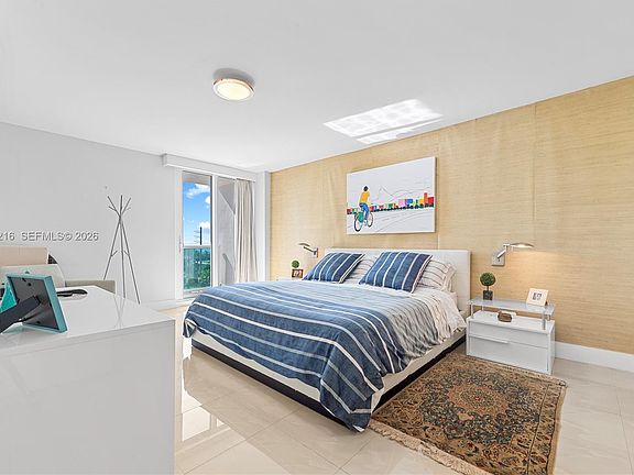 3rd image of 100 Bayview Dr APT 507