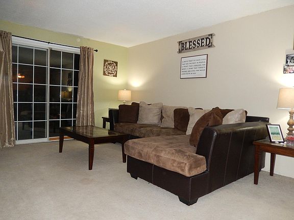 3rd image of 6 Autumn Leaf Dr APT 18