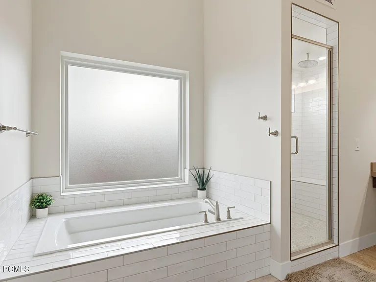415 E Earl St — Photo 35