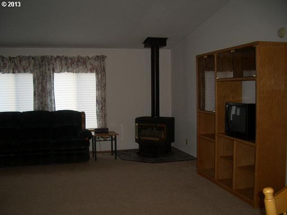 3rd image of 235 Lorraine St