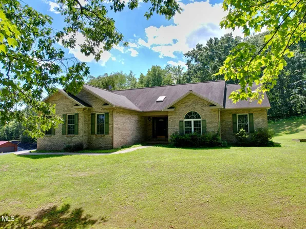 241 Ridgewood Dr, New Paris, PA 15554