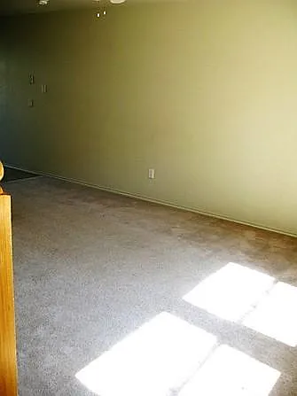 2 bed, 1.5 bath, 950 sqft, $850 — Photo 3