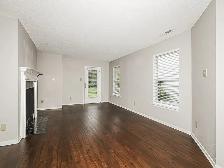 3015 Redland Ln — Photo 4