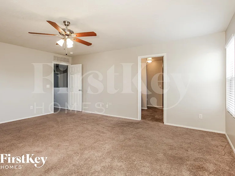 3006 W Pollack St — Photo 8