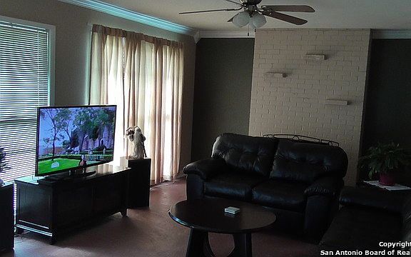 4th image of 503 E Palfrey St