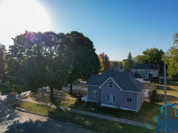 221 N 11th St, Cherokee, IA 51012