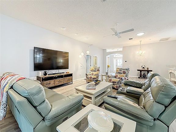 3rd image of 1738 AUGUSTINE DRIVE