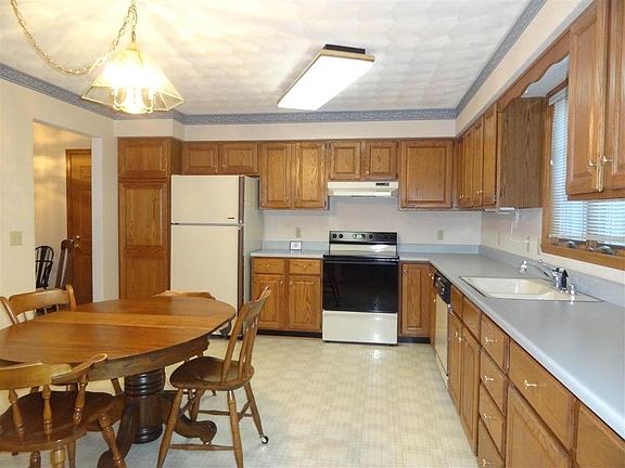 5th image of 4211 Hearthstone Dr
