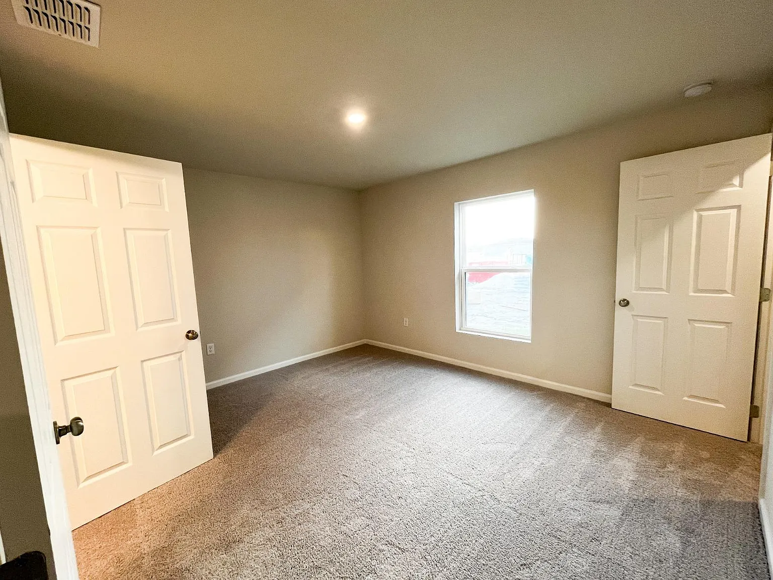 3 bed, 1263 sqft, $1,800 — Photo 4